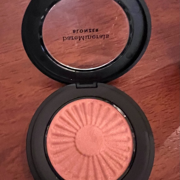 Radiant complexion set - Picture 3 of 5